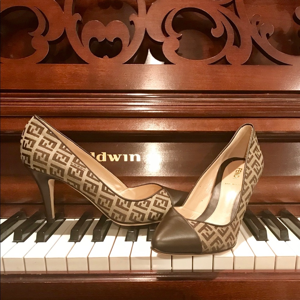 Fendi chocolate brown pumps
